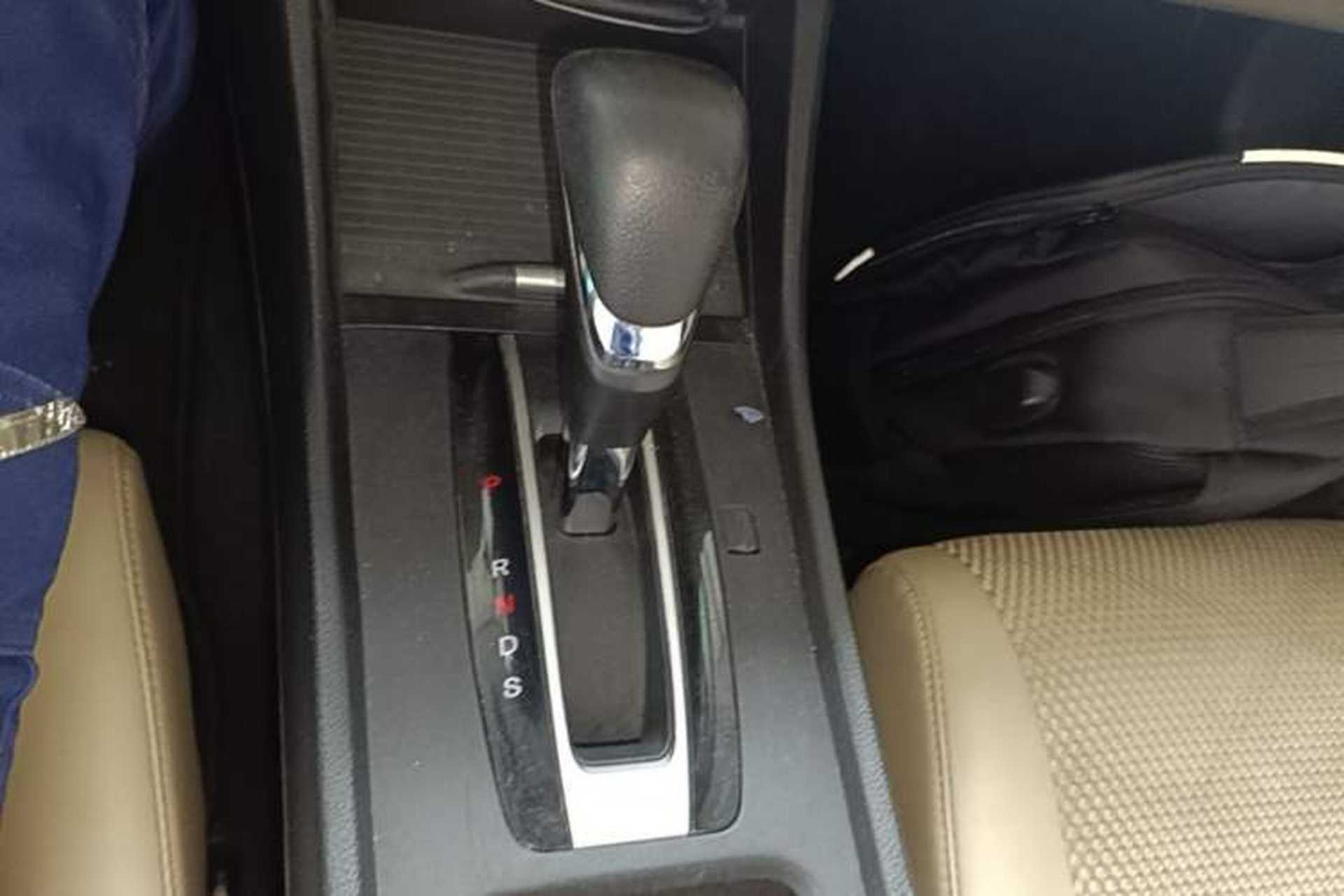 Used Honda Jade 2013 1.8L automatic Comfort version 5 seats Gear Lever