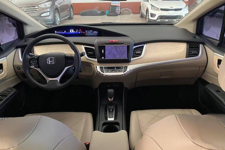 Used Honda Jade 2013 1.8L automatic Comfort version 5 seats Interior 1