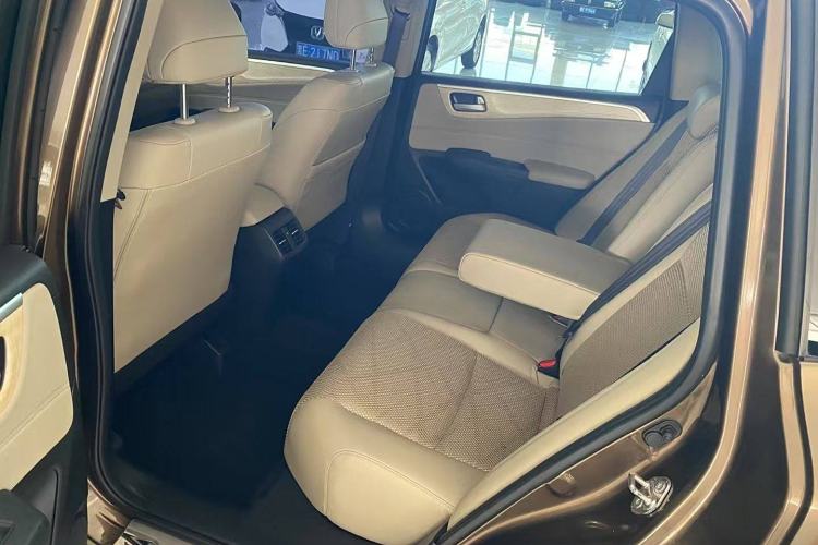 Used Honda Jade 2013 1.8L automatic Comfort version 5 seats Interior 3