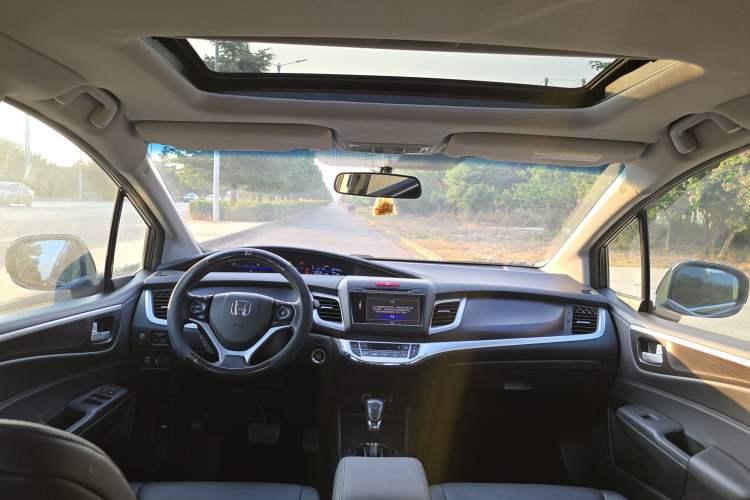 Used Honda Jade 2013 1.8L CVT Luxury Edition 5 seats Interior 3