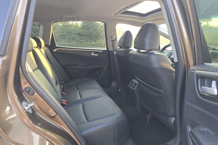 Used Honda Jade 2013 1.8L CVT Luxury Edition 5 seats Interior 4
