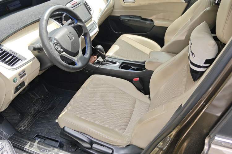 Used Honda Jade 2013 1.8L automatic Comfort version 5 seats Left Front Seat