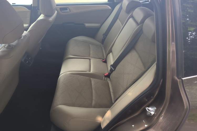 Used Honda Jade 2013 1.8L automatic Comfort version 5 seats Left Rear Seat