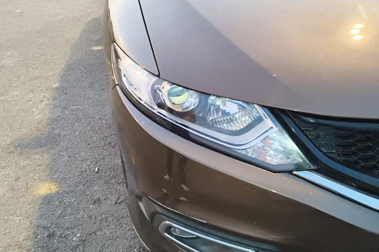 Used Honda Jade 2013 1.8L automatic Comfort version 5 seats Right Front Headlight