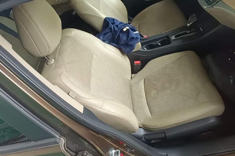 Used Honda Jade 2013 1.8L automatic Comfort version 5 seats Right Front Seat