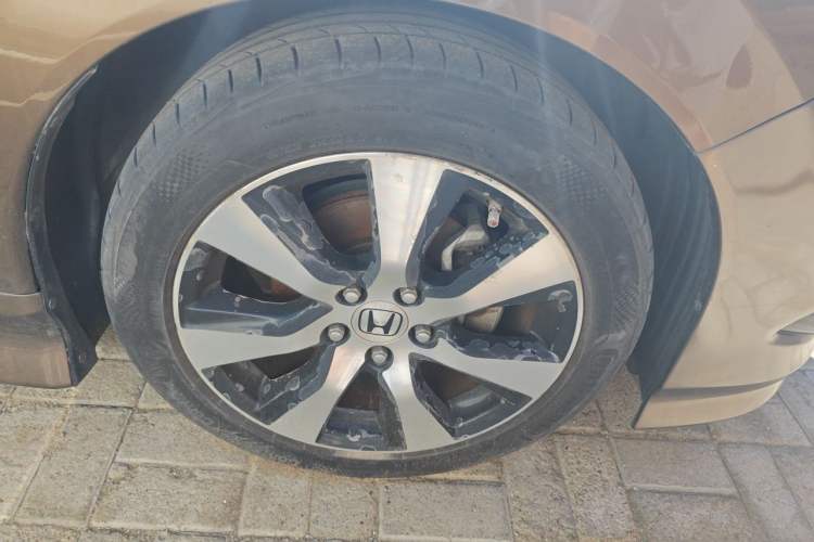 Used Honda Jade 2013 1.8L CVT Luxury Edition 5 seats Right Front Wheel Hub