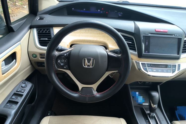 Used Honda Jade 2013 1.8L automatic Comfort version 5 seats Steering Wheel