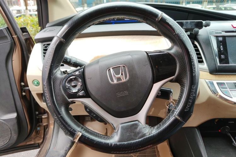 Used Honda Jade 2013 1.8L automatic Comfort version 5 seats Steering Wheel