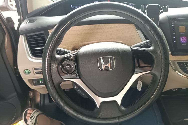 Used Honda Jade 2013 1.8L automatic Comfort version 5 seats Steering Wheel