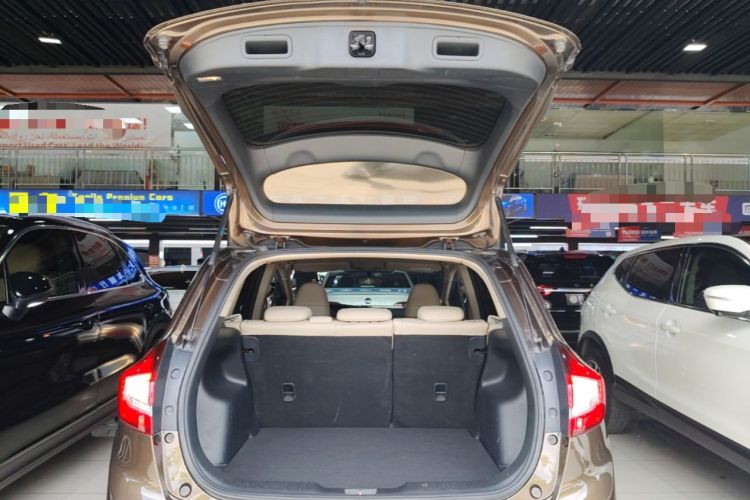 Used Honda Jade 2013 1.8L automatic Comfort version 5 seats Trunk