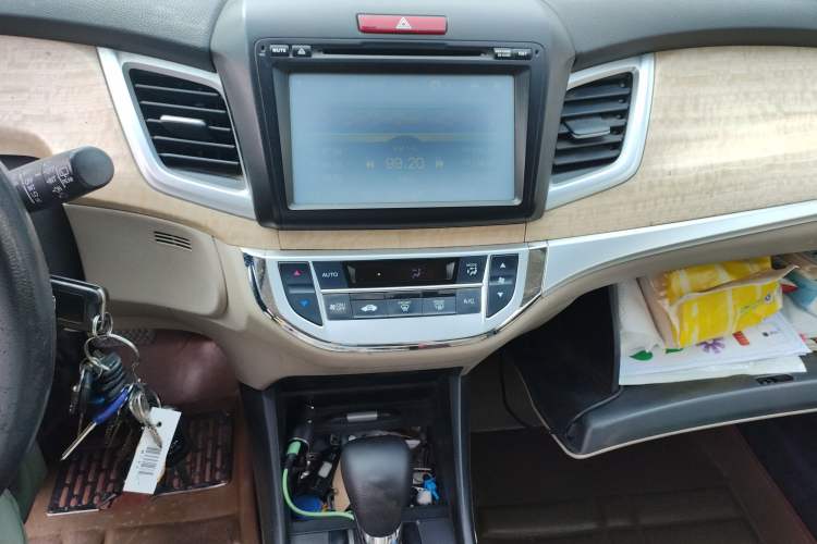 Used Honda Jade 2013 1.8L automatic Comfort version 5 seats Audio And AC Panel