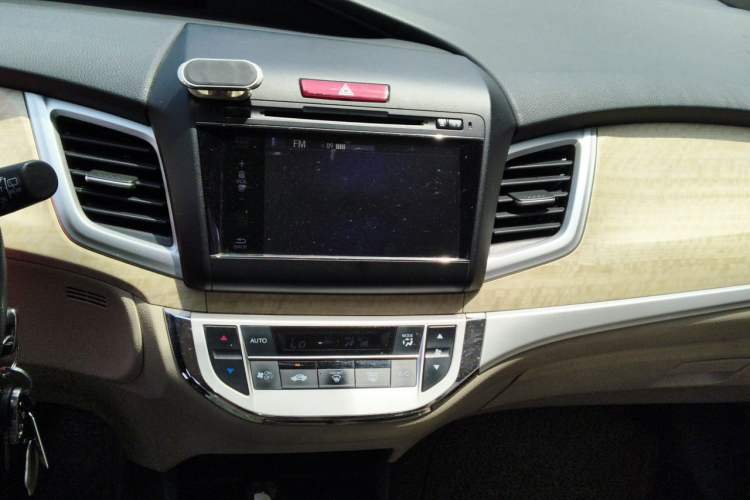 Used Honda Jade 2013 1.8L automatic Comfort version 5 seats Audio And AC Panel