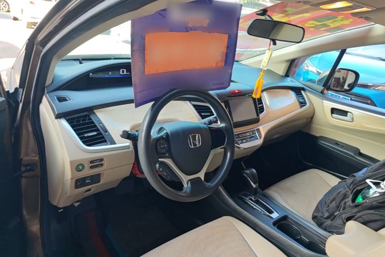Used Honda Jade 2013 1.8L automatic Comfort version 5 seats Center Console