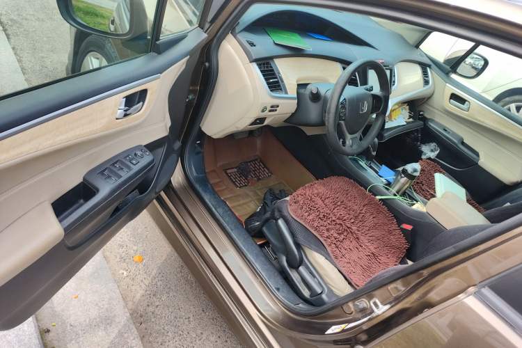 Used Honda Jade 2013 1.8L automatic Comfort version 5 seats Driver Seat