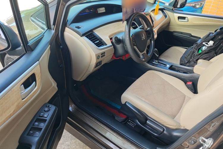 Used Honda Jade 2013 1.8L automatic Comfort version 5 seats Driver Seat