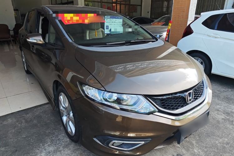 Used Honda Jade 2013 1.8L automatic Comfort version 5 seats Front Right 45 Deg