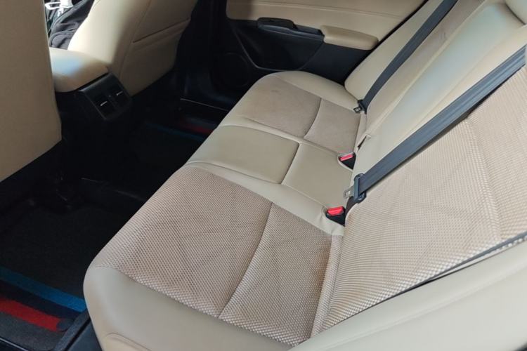 Used Honda Jade 2013 1.8L automatic Comfort version 5 seats Left Rear Seat