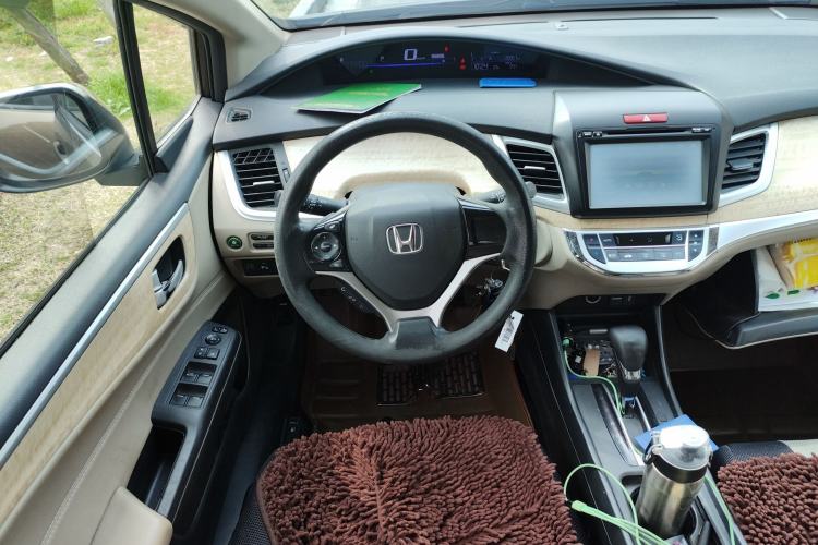 Used Honda Jade 2013 1.8L automatic Comfort version 5 seats Steering Wheel