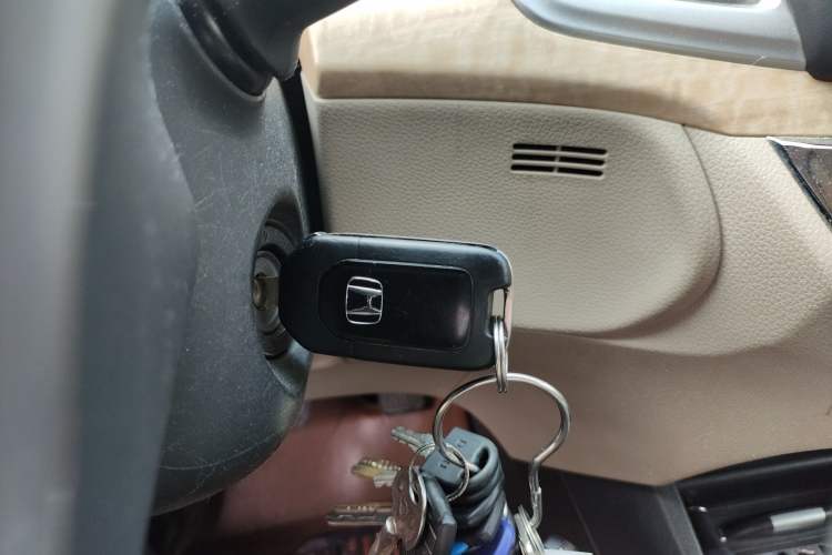 Used Honda Jade 2013 1.8L automatic Comfort version 5 seats Vehicle Key