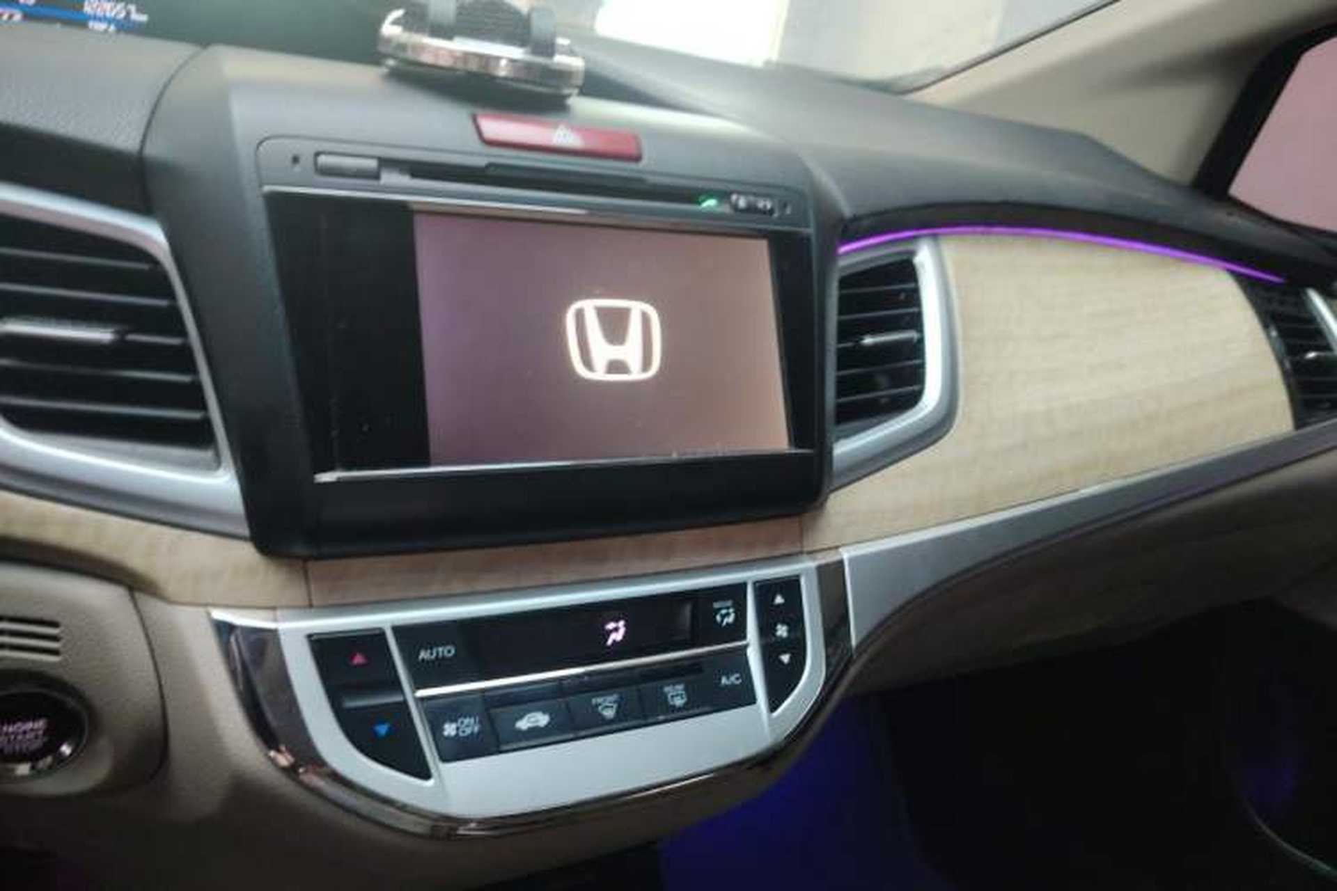 Used Honda Jade 2013 1.8L CVT Luxury Edition 5 seats Audio And AC Panel