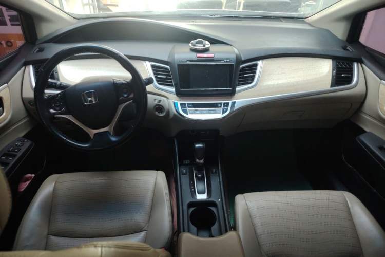 Used Honda Jade 2013 1.8L CVT Luxury Edition 5 seats Center Console