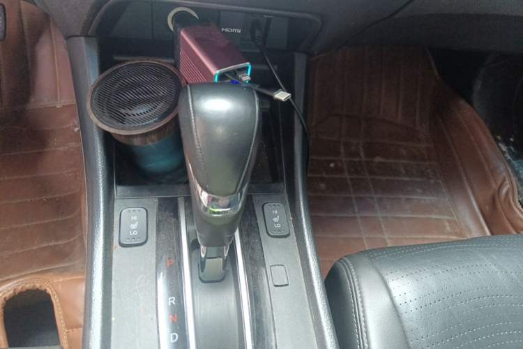 Used Honda Jade 2013 1.8L CVT Luxury Edition 5 seats Gear Lever