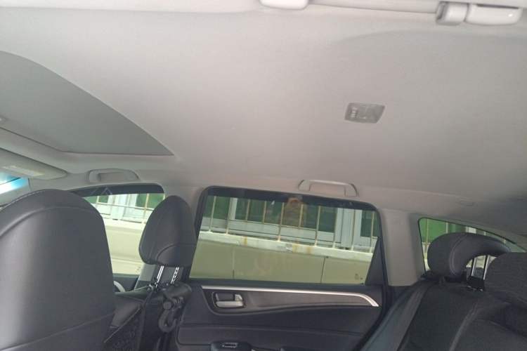 Used Honda Jade 2013 1.8L CVT Luxury Edition 5 seats Headliner
