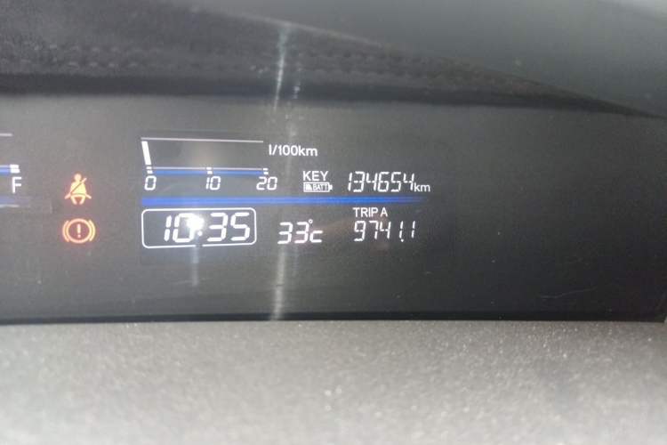 Used Honda Jade 2013 1.8L CVT Luxury Edition 5 seats Odometer Close Up