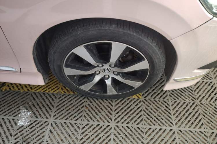 Used Honda Jade 2013 1.8L CVT Luxury Edition 5 seats Right Front Wheel Hub
