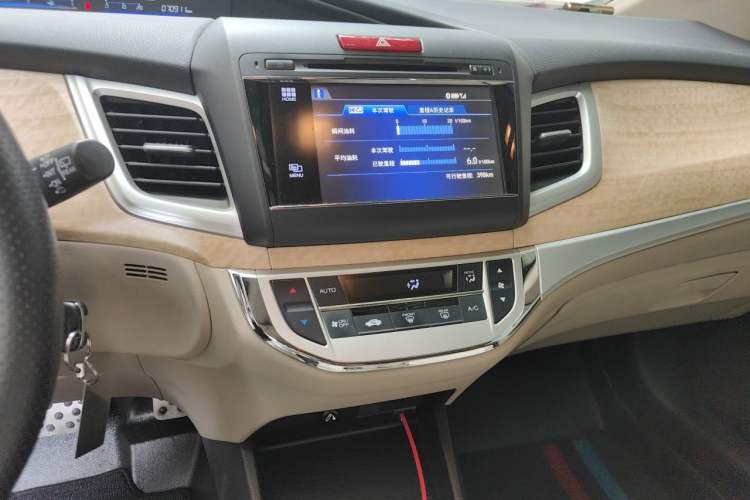 Used Honda Jade 2013 1.8L automatic Comfort version 5 seats Audio And AC Panel
