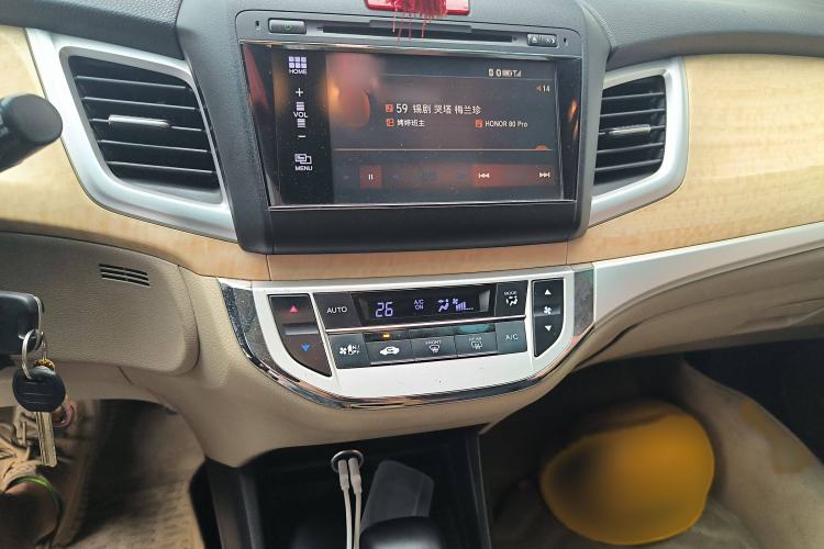 Used Honda Jade 2013 1.8L automatic Comfort version 5 seats Audio And AC Panel