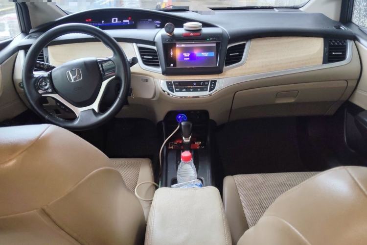 Used Honda Jade 2013 1.8L automatic Comfort version 5 seats Center Console
