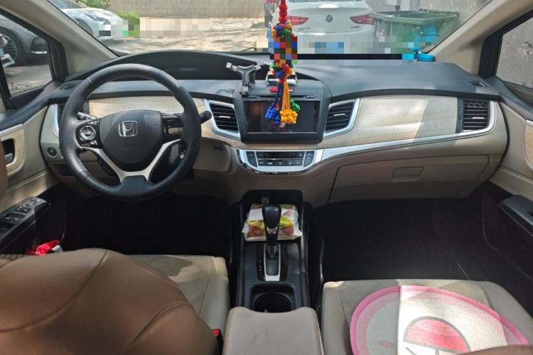 Used Honda Jade 2013 1.8L automatic Comfort version 6 seats Center Console