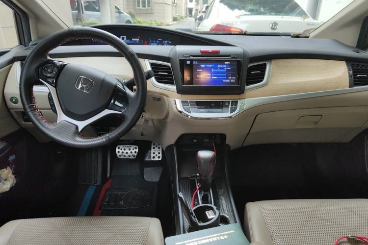 Used Honda Jade 2013 1.8L automatic Comfort version 5 seats Center Console
