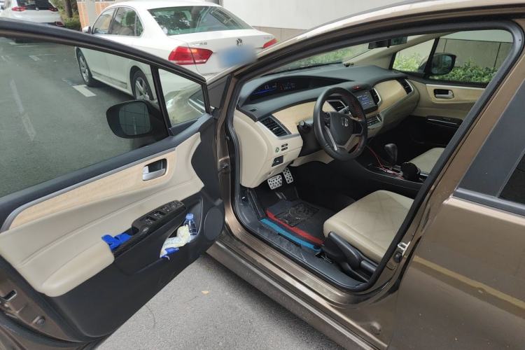 Used Honda Jade 2013 1.8L automatic Comfort version 5 seats Driver Seat