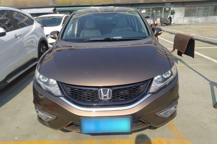 Used Honda Jade 2013 1.8L automatic Comfort version 5 seats Exterior 1