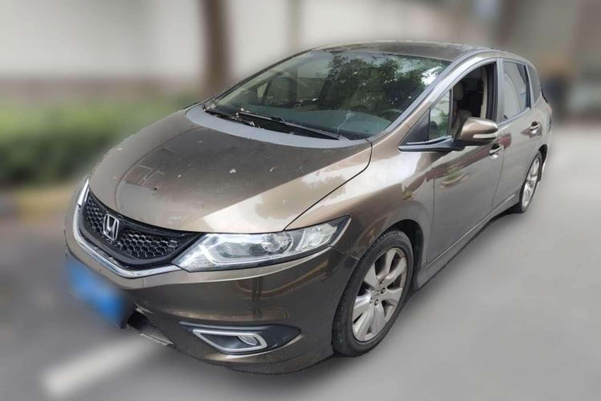 Used Honda Jade 2013 1.8L automatic Comfort version 5 seats Front Left 45 Deg