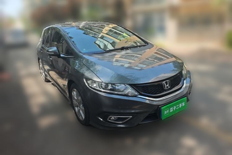 Used Honda Jade 2013 1.8L automatic Comfort version 6 seats Front Right 45 Deg