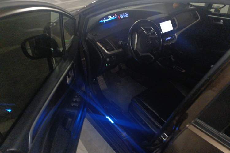 Used Honda Jade 2013 1.8L CVT Luxury Edition 5 seats Interior 3