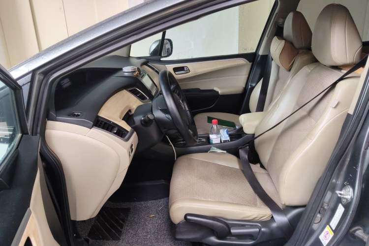 Used Honda Jade 2013 1.8L automatic Comfort version 5 seats Left Front Seat