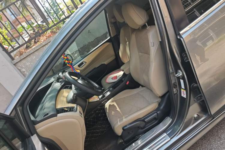 Used Honda Jade 2013 1.8L automatic Comfort version 6 seats Left Front Seat