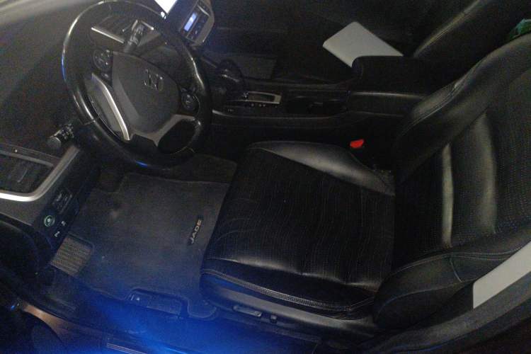 Used Honda Jade 2013 1.8L CVT Luxury Edition 5 seats Left Front Seat