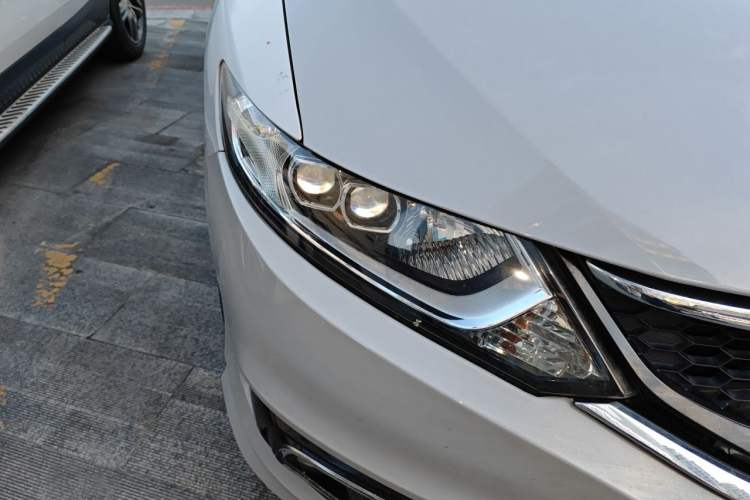 Used Honda Jade 2013 1.8L CVT Luxury Edition 5 seats Right Front Headlight