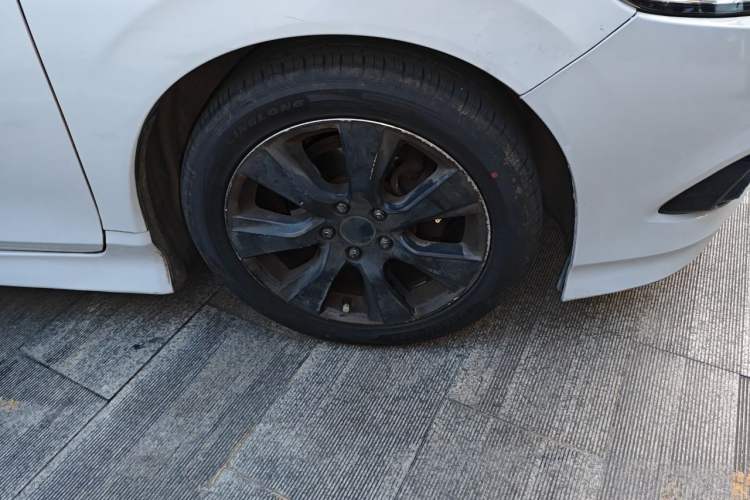 Used Honda Jade 2013 1.8L CVT Luxury Edition 5 seats Right Front Wheel Hub