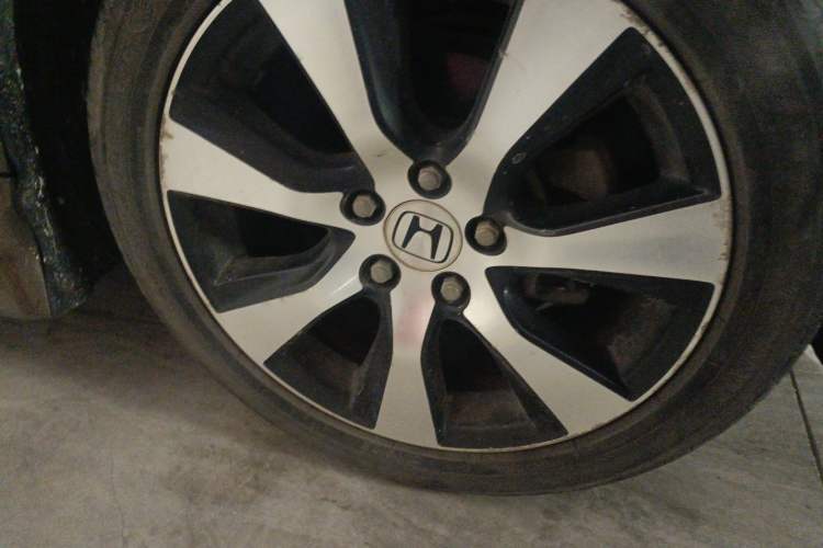 Used Honda Jade 2013 1.8L CVT Luxury Edition 5 seats Right Front Wheel Hub