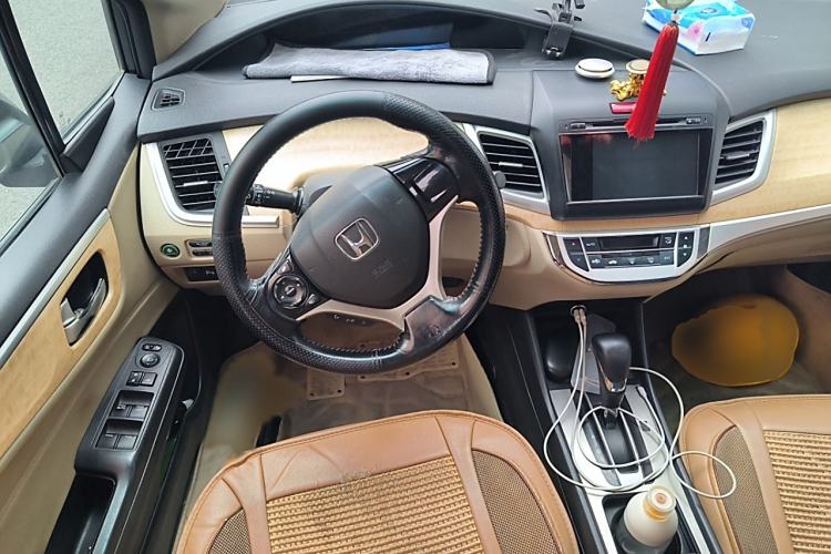 Used Honda Jade 2013 1.8L automatic Comfort version 5 seats Steering Wheel