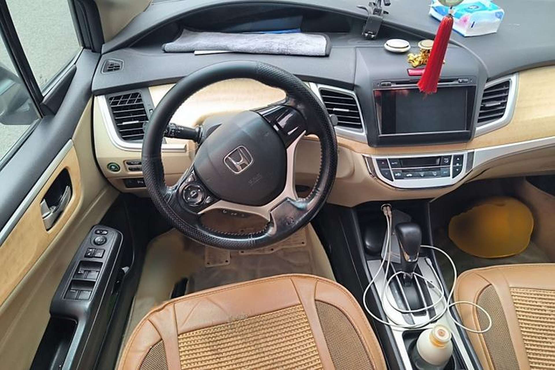 Used Honda Jade 2013 1.8L automatic Comfort version 5 seats Steering Wheel