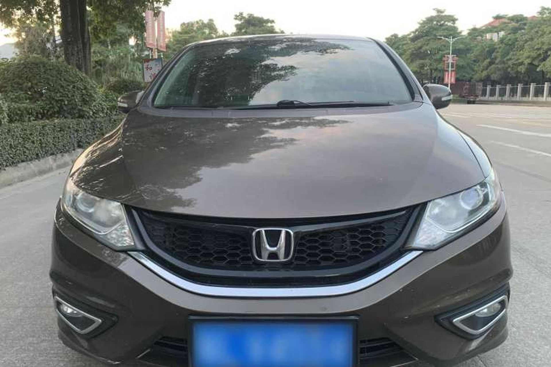 Used Honda Jade 2013 1.8L automatic Comfort version 5 seats Exterior 1