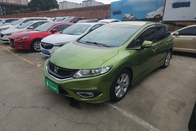 Honda Jade 2013 1.8L automatic Comfort version 5 seats usado