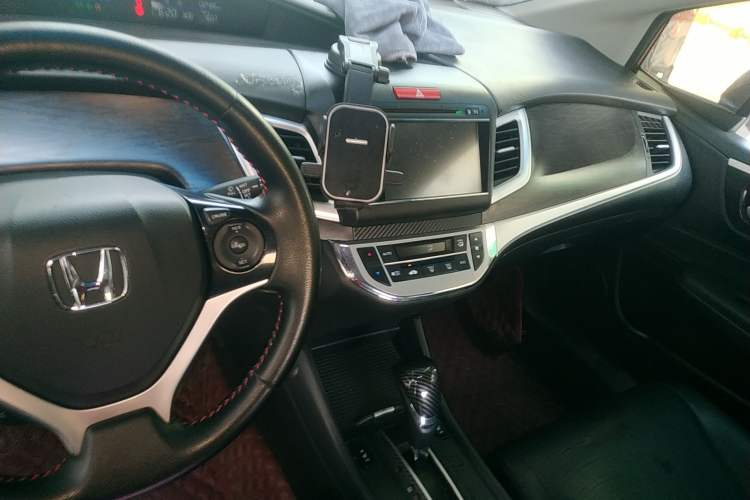 Used Honda Jade 2013 1.8L CVT Luxury Edition 6 seats Audio And AC Panel